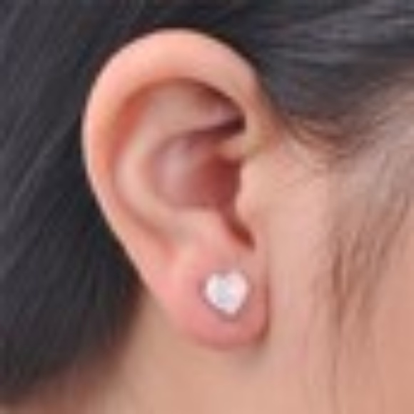 Cute 925 Silver White/Blue Fire Opal Heart Studs - Picture 4 of 4